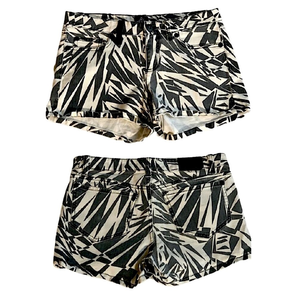 Authentic Icon Black/White Geometric Pattern Jean Shorts